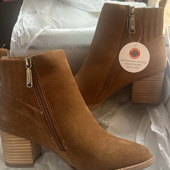 Blondo Brand New NOA Camel Suede Waterproof Boots 💖 - Picture 6 of 11
